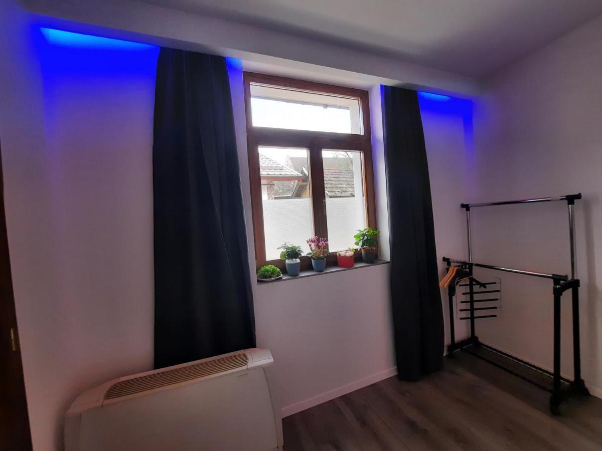 House Side By Side Apartment บราชอฟ ภายนอก รูปภาพ