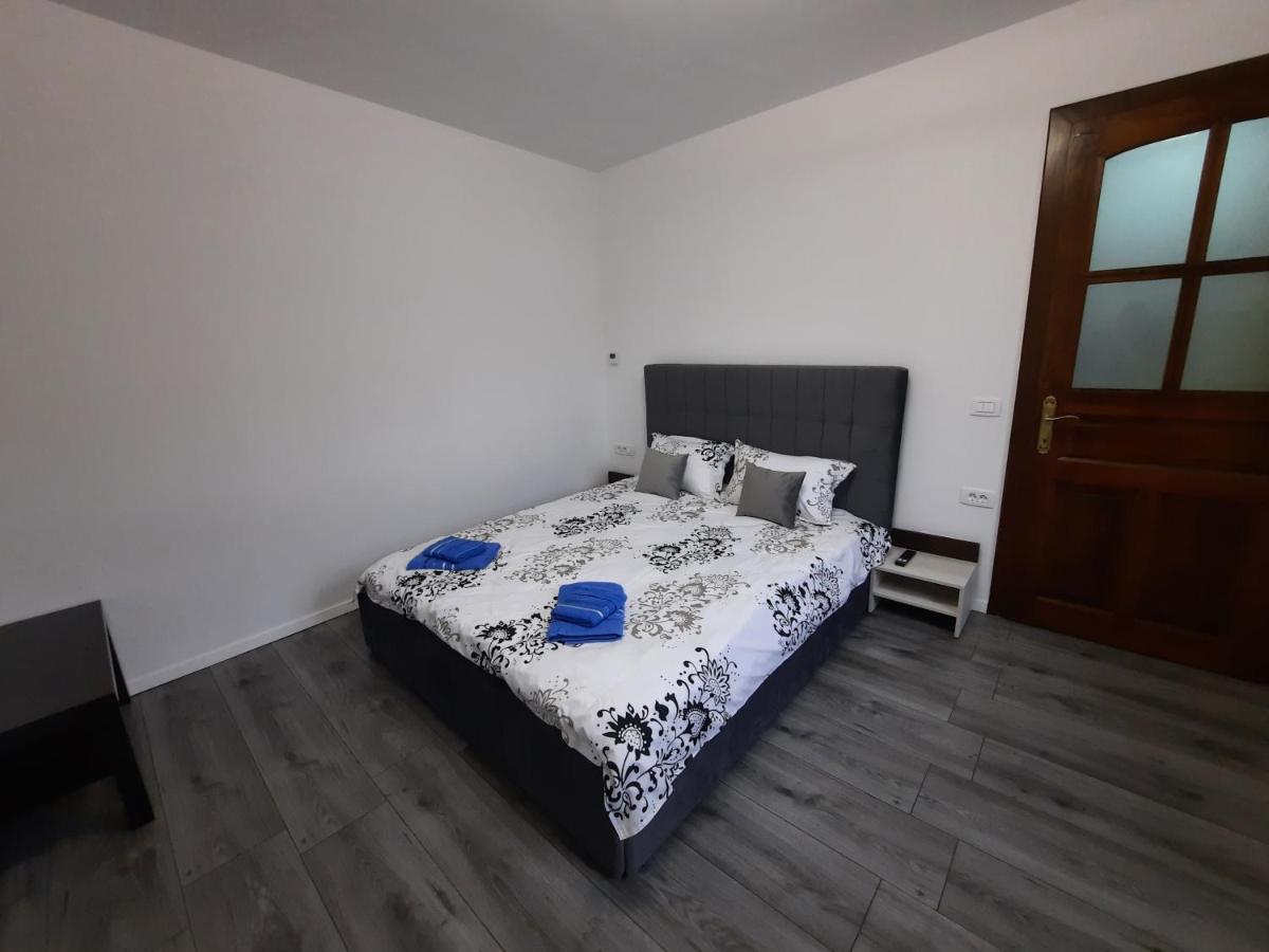 House Side By Side Apartment บราชอฟ ภายนอก รูปภาพ