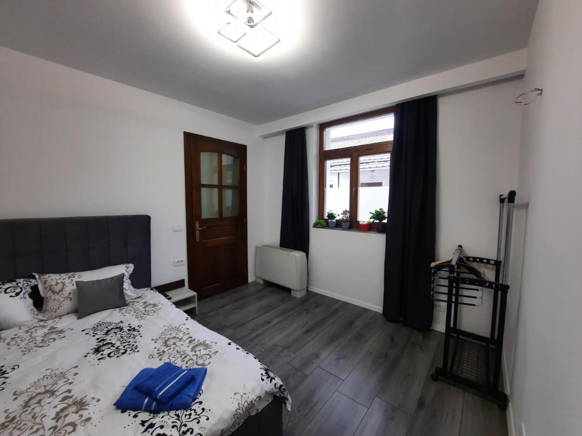 House Side By Side Apartment บราชอฟ ภายนอก รูปภาพ