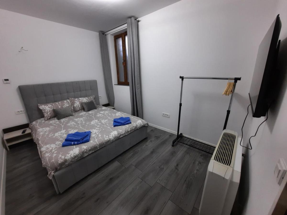House Side By Side Apartment บราชอฟ ภายนอก รูปภาพ