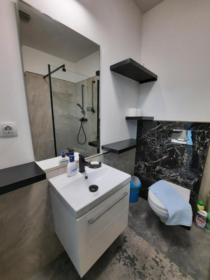 House Side By Side Apartment บราชอฟ ภายนอก รูปภาพ