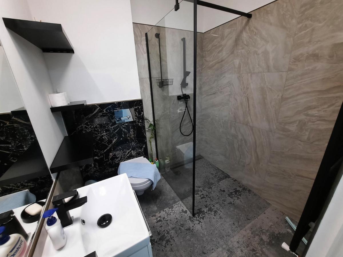 House Side By Side Apartment บราชอฟ ภายนอก รูปภาพ
